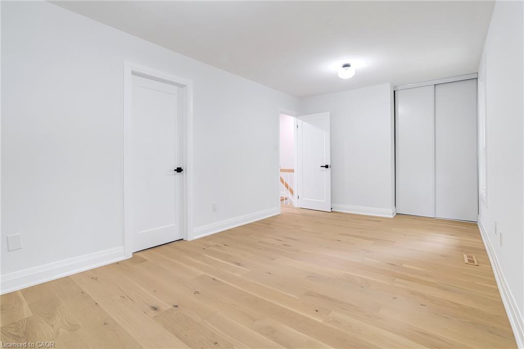 4-5475 Lakeshore Road, Burlington, ON - Indoor Photo Showing Other Room