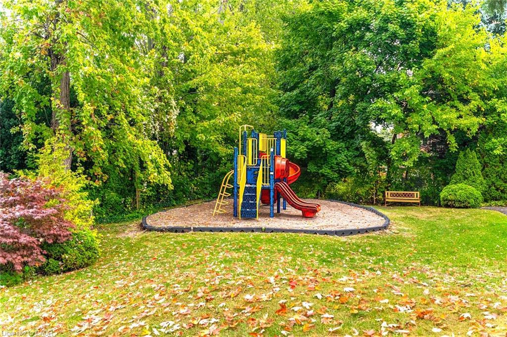 4-5475 Lakeshore Road, Burlington, ON - Outdoor