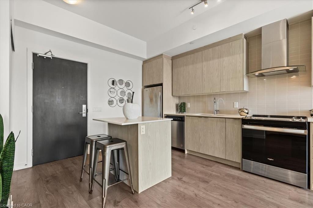 505-55 Duke Street W, Kitchener, ON - Indoor Photo Showing Kitchen With Stainless Steel Kitchen