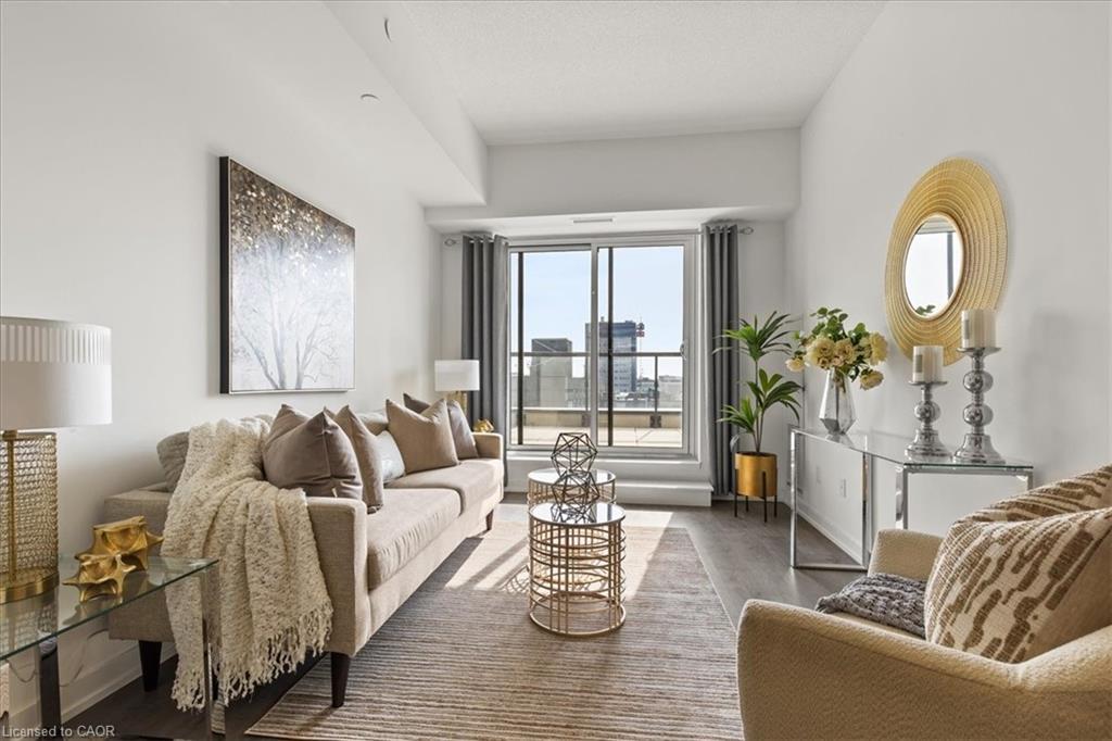 505-55 Duke Street W, Kitchener, ON - Indoor Photo Showing Living Room