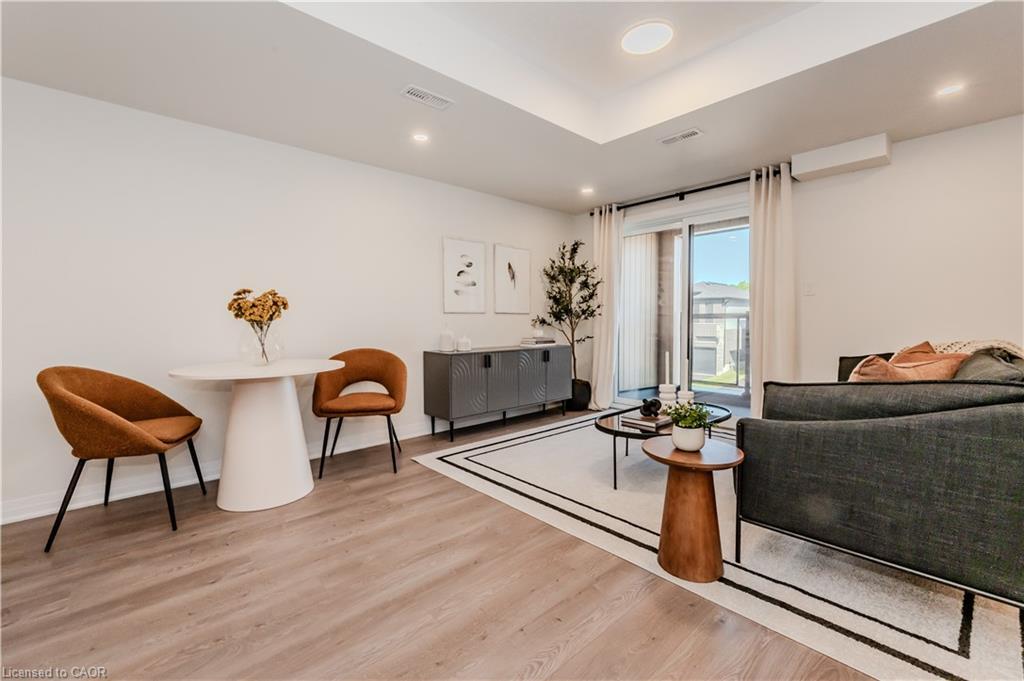 704 Benninger Drive, Kitchener, ON - Indoor