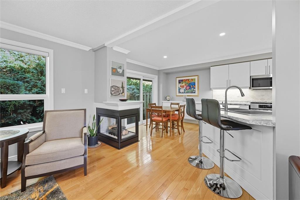 41-3045 New Street, Burlington, ON - Indoor