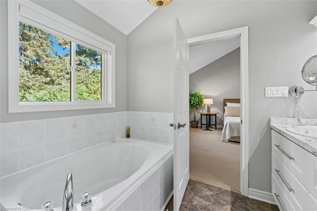 41-3045 New Street, Burlington, ON - Indoor Photo Showing Bathroom