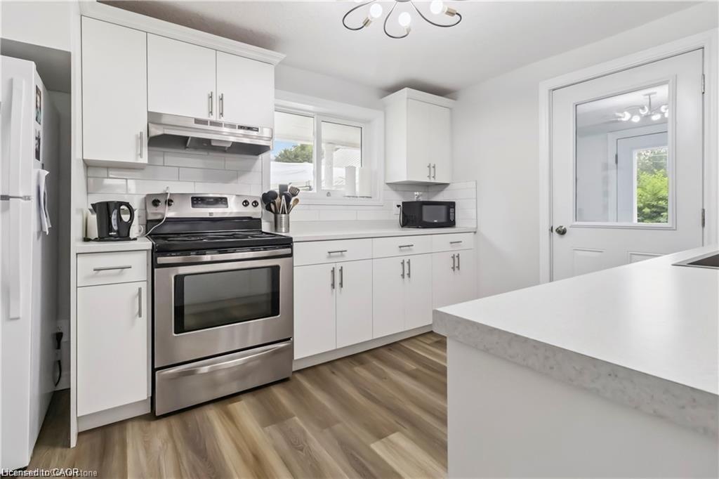 89 Talbot Street S, Simcoe, ON - Indoor Photo Showing Kitchen