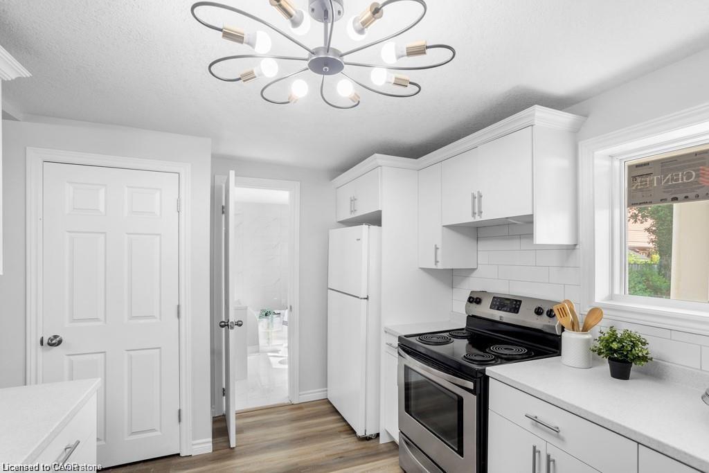 89 Talbot Street S, Simcoe, ON - Indoor Photo Showing Kitchen