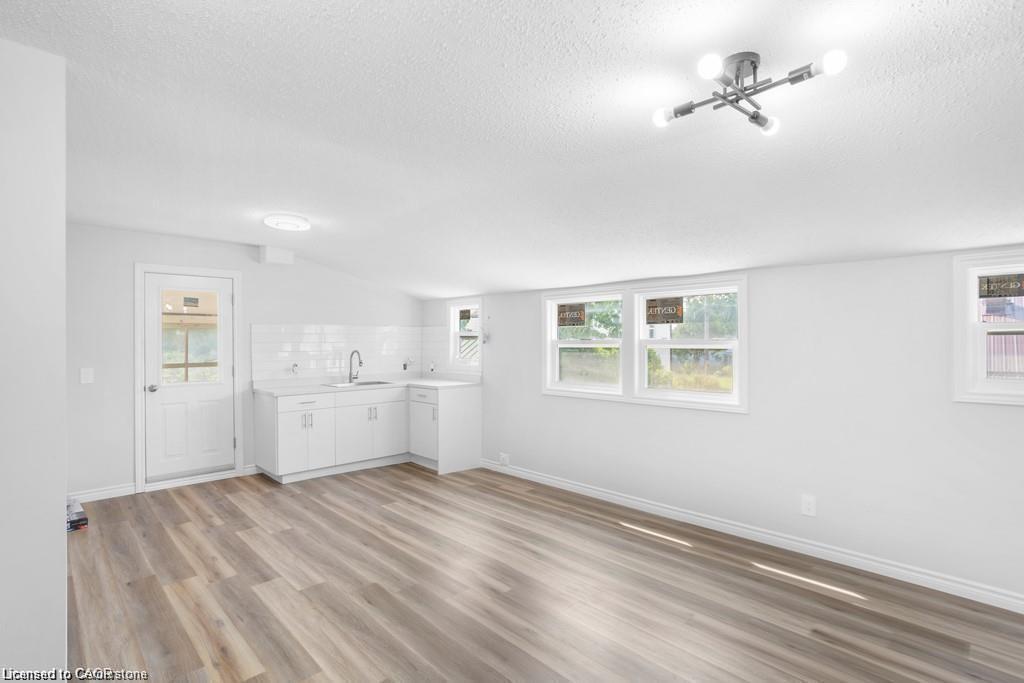 89 Talbot Street S, Simcoe, ON - Indoor