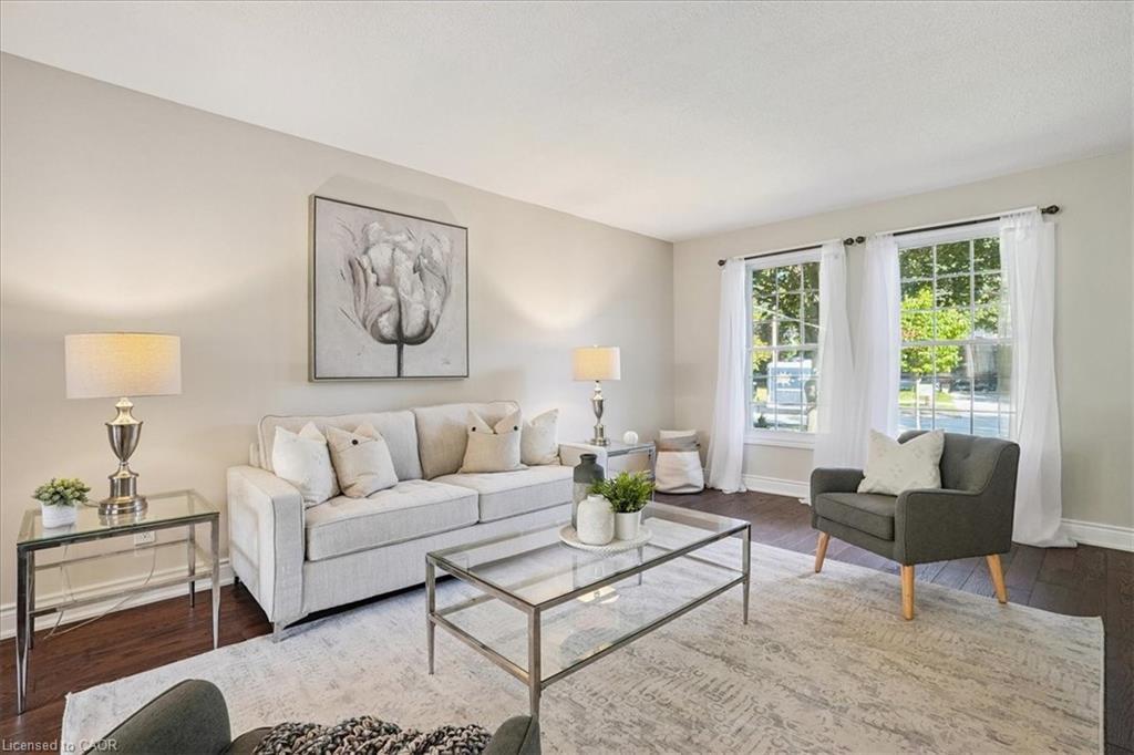 41 Steen Drive, Mississauga, ON - Indoor Photo Showing Living Room