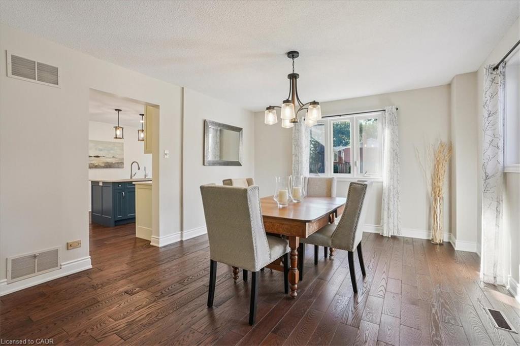 41 Steen Drive, Mississauga, ON - Indoor Photo Showing Dining Room