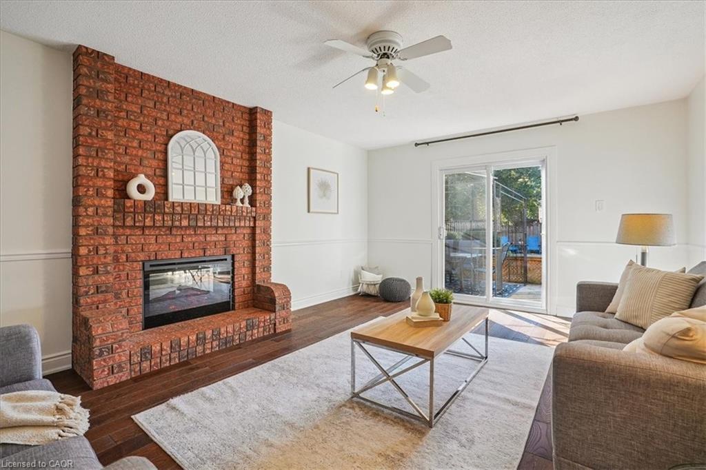 41 Steen Drive, Mississauga, ON - Indoor Photo Showing Living Room With Fireplace