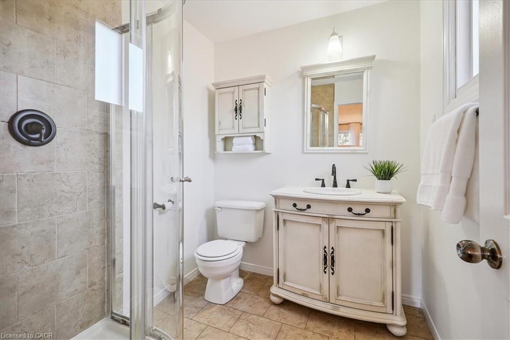41 Steen Drive, Mississauga, ON - Indoor Photo Showing Bathroom