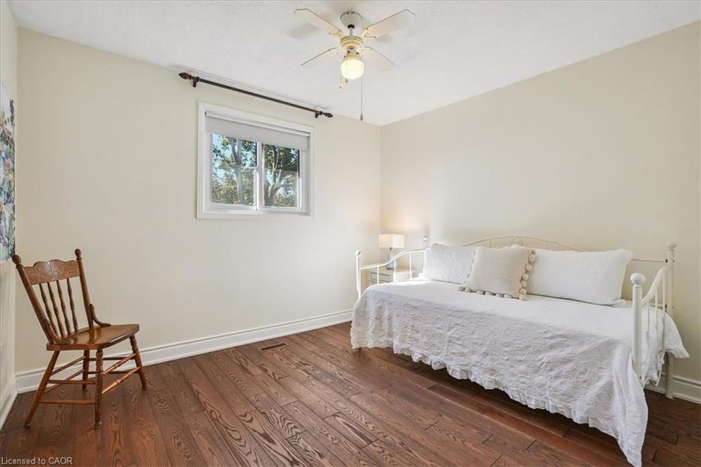 41 Steen Drive, Mississauga, ON - Indoor Photo Showing Bedroom