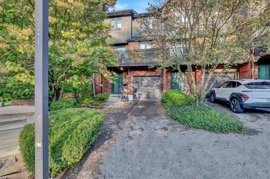 1-1983 Main Street W, Hamilton, ON - Outdoor