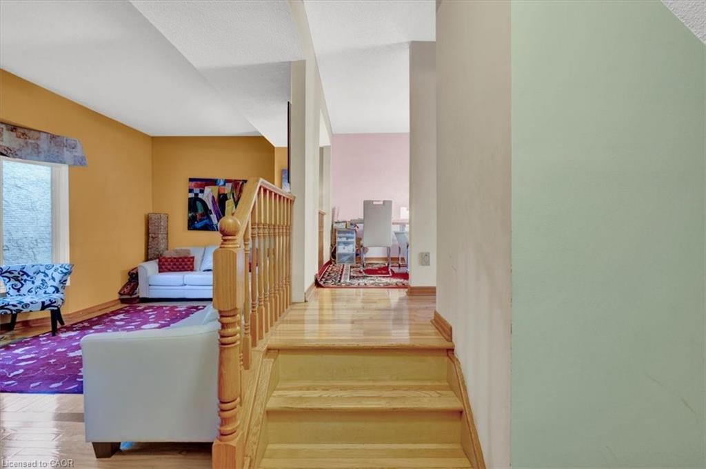 1-1983 Main Street W, Hamilton, ON - Indoor Photo Showing Other Room