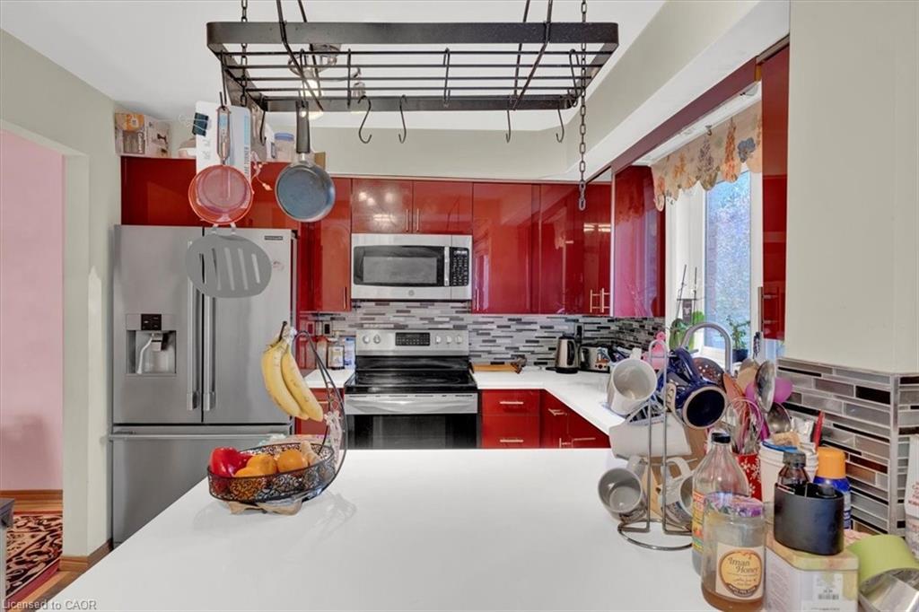 1-1983 Main Street W, Hamilton, ON - Indoor Photo Showing Kitchen