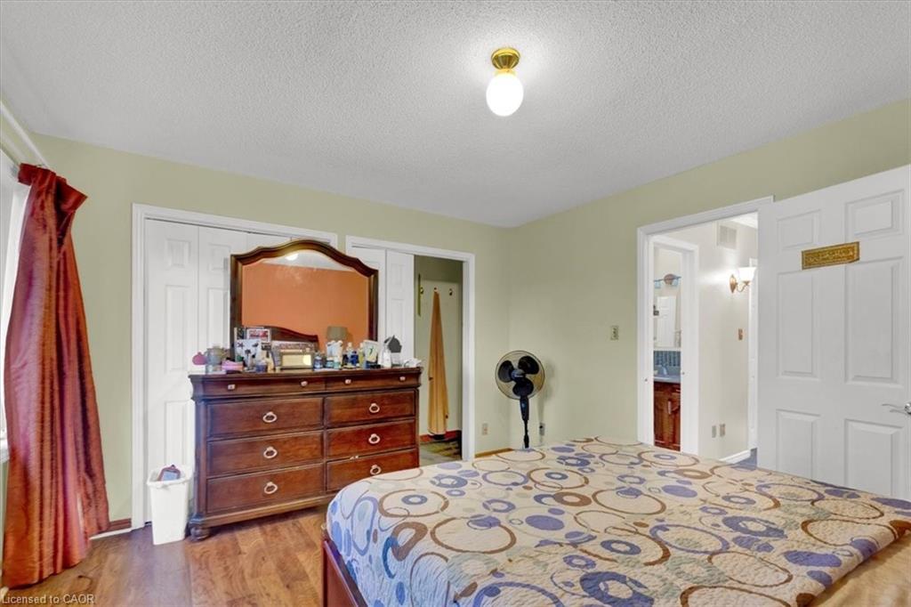 1-1983 Main Street W, Hamilton, ON - Indoor Photo Showing Bedroom