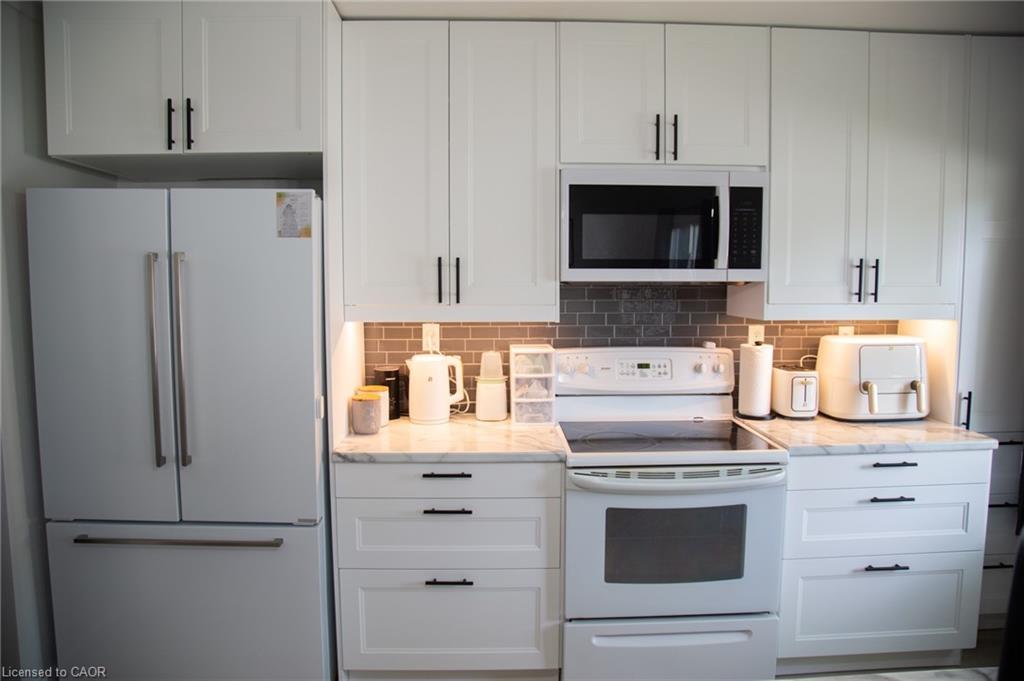 948 Mcdowell Road E, Simcoe, ON - Indoor Photo Showing Kitchen