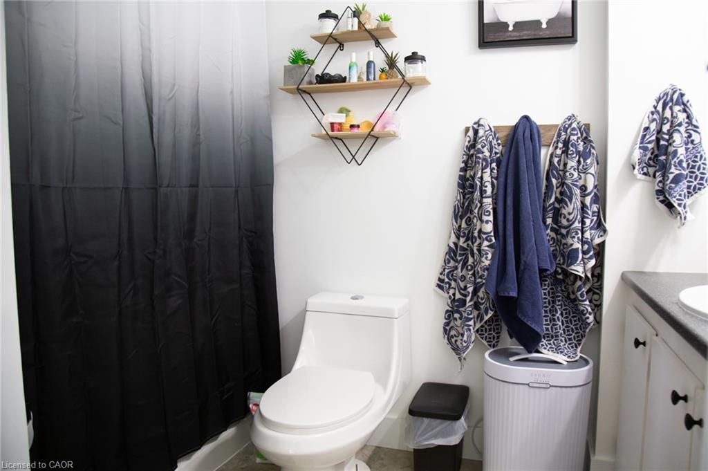 948 Mcdowell Road E, Simcoe, ON - Indoor Photo Showing Bathroom