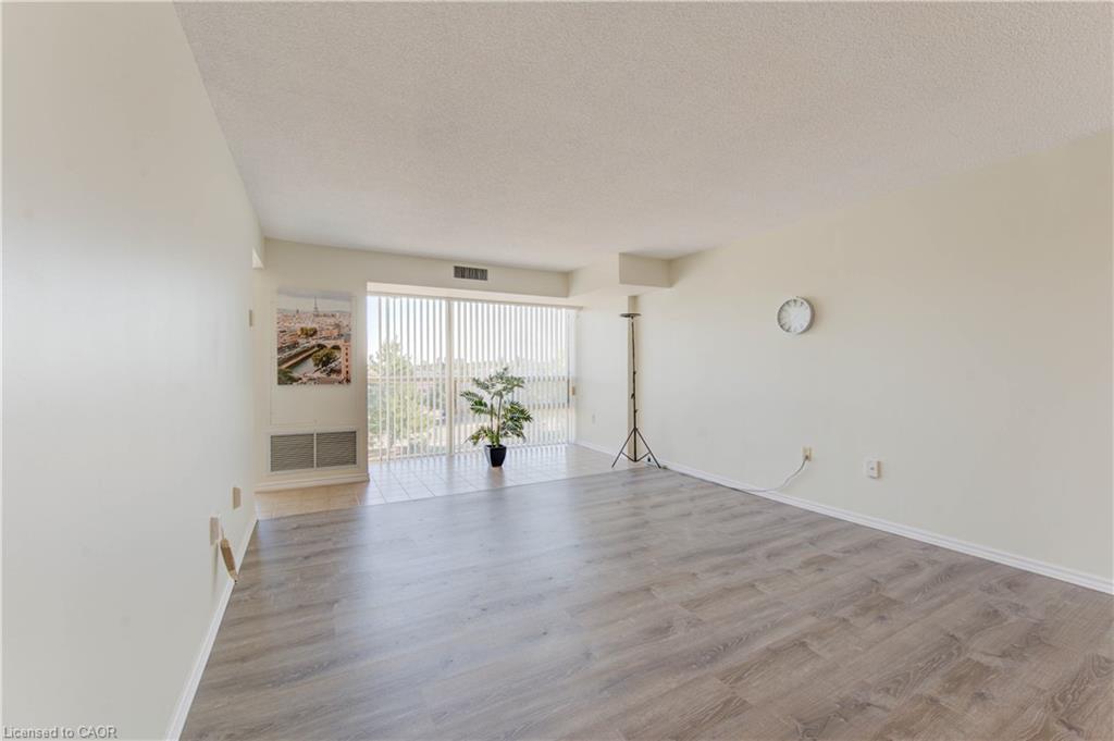 512-55 Blue Springs Drive, Waterloo, ON - Indoor Photo Showing Other Room
