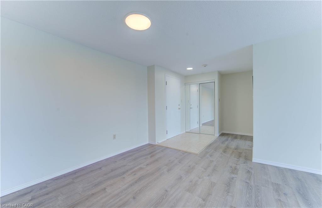 512-55 Blue Springs Drive, Waterloo, ON - Indoor Photo Showing Other Room