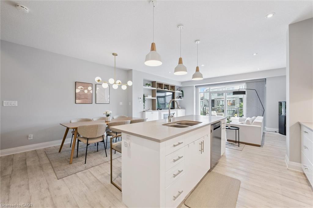 16-271 Grey Silo Road, Waterloo, ON - Indoor Photo Showing Kitchen With Double Sink