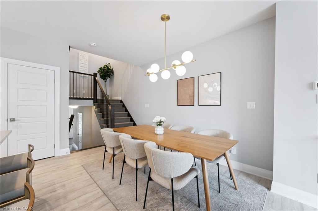 16-271 Grey Silo Road, Waterloo, ON - Indoor Photo Showing Dining Room