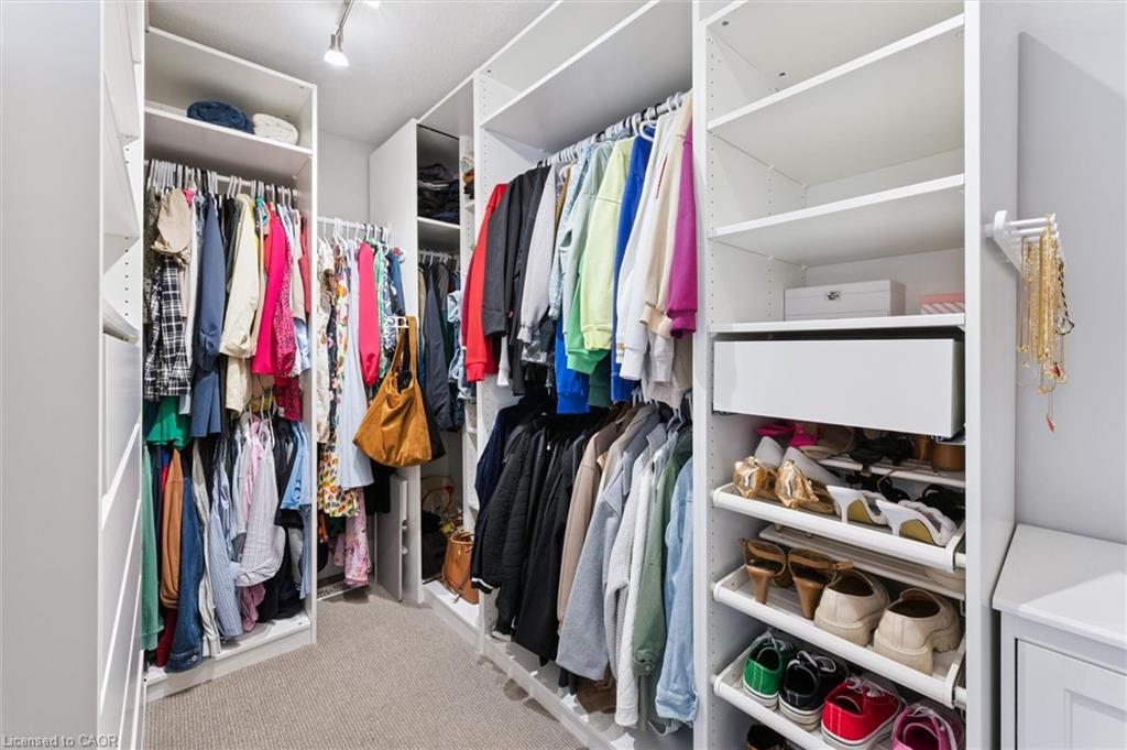 16-271 Grey Silo Road, Waterloo, ON - Indoor With Storage