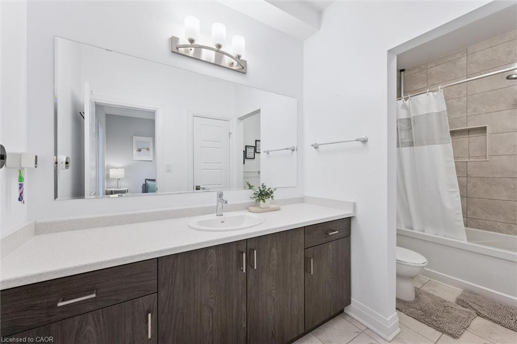 16-271 Grey Silo Road, Waterloo, ON - Indoor Photo Showing Bathroom