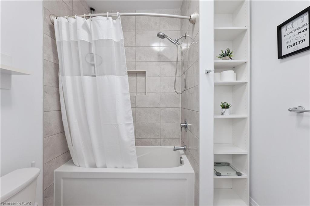 16-271 Grey Silo Road, Waterloo, ON - Indoor Photo Showing Bathroom