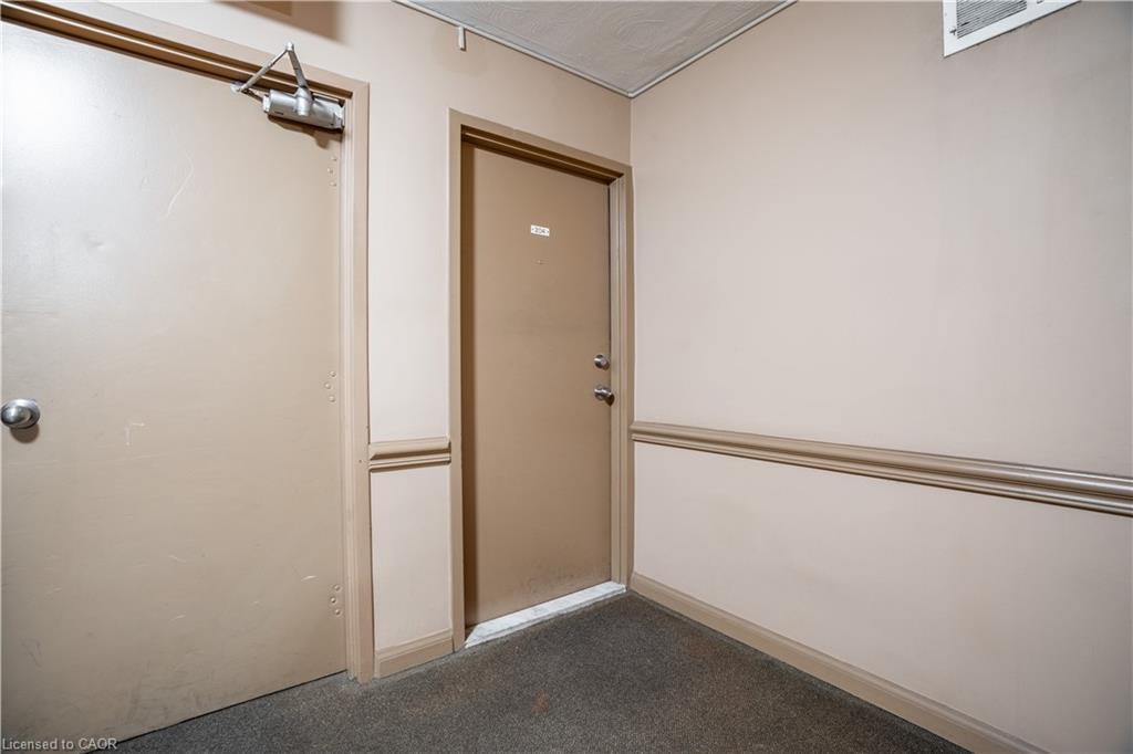204-141 Catharine Street, Hamilton, ON - Indoor Photo Showing Other Room