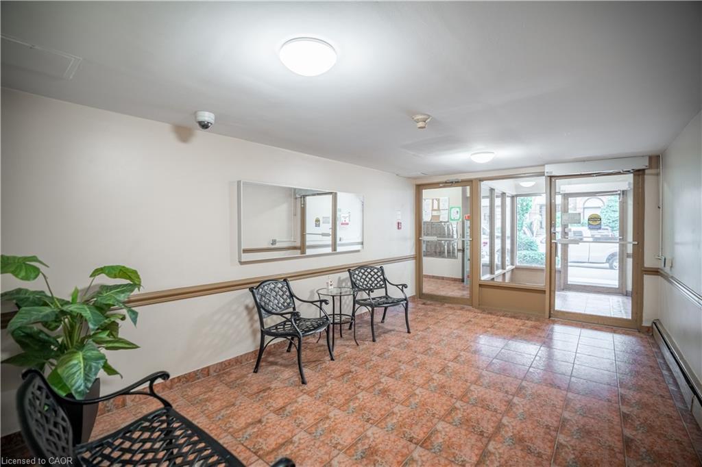204-141 Catharine Street, Hamilton, ON - Indoor Photo Showing Other Room