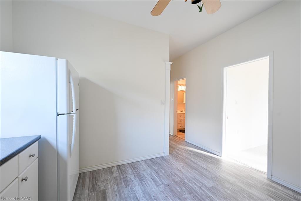 5768 Summer Street, Niagara Falls, ON - Indoor