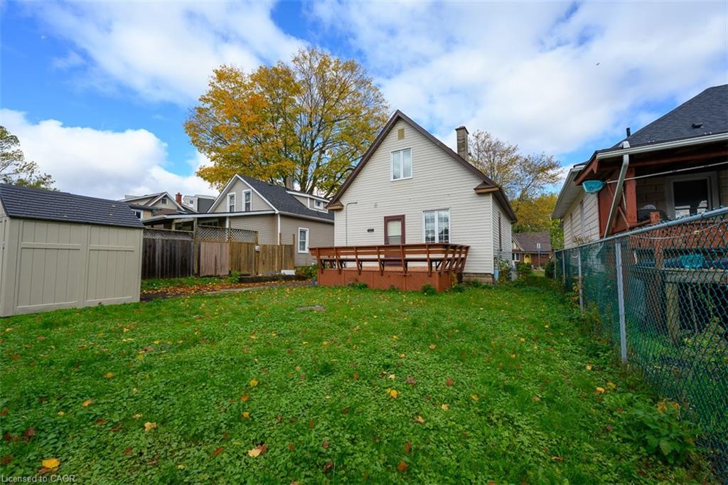 5768 Summer Street, Niagara Falls, ON - Outdoor With Backyard
