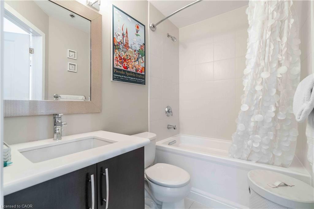 422-5317 Upper Middle Road, Burlington, ON - Indoor Photo Showing Bathroom