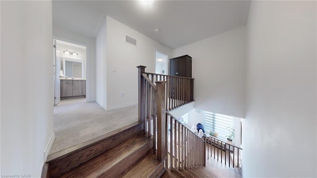 469 Provident Way, Mount Hope, ON - Indoor Photo Showing Other Room