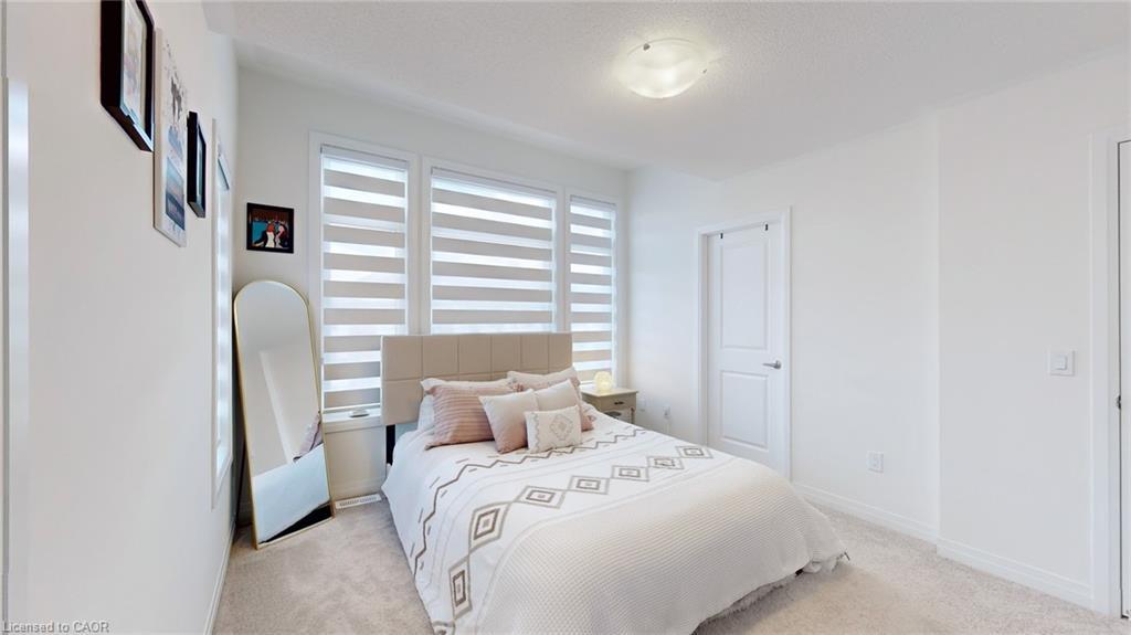 469 Provident Way, Mount Hope, ON - Indoor Photo Showing Bedroom