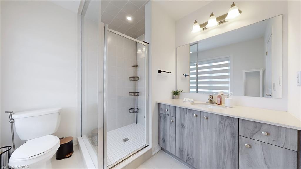 469 Provident Way, Mount Hope, ON - Indoor Photo Showing Bathroom