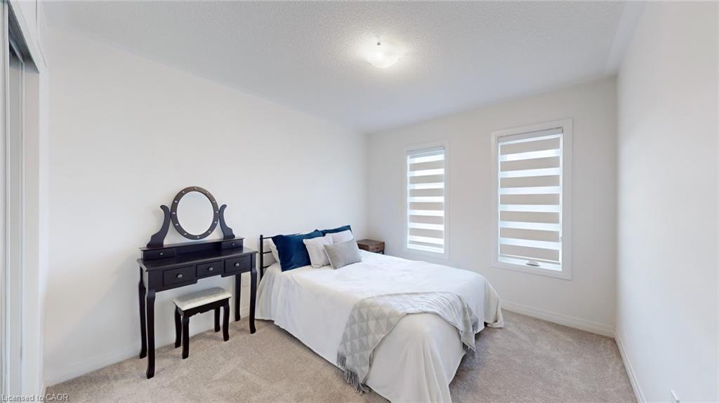 469 Provident Way, Mount Hope, ON - Indoor Photo Showing Bedroom