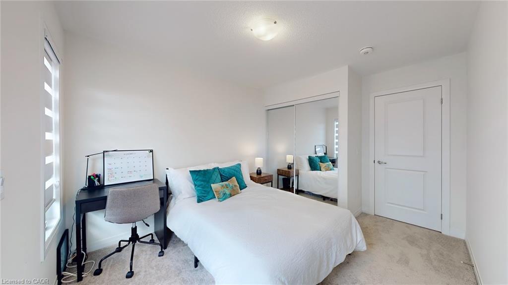 469 Provident Way, Mount Hope, ON - Indoor Photo Showing Bedroom