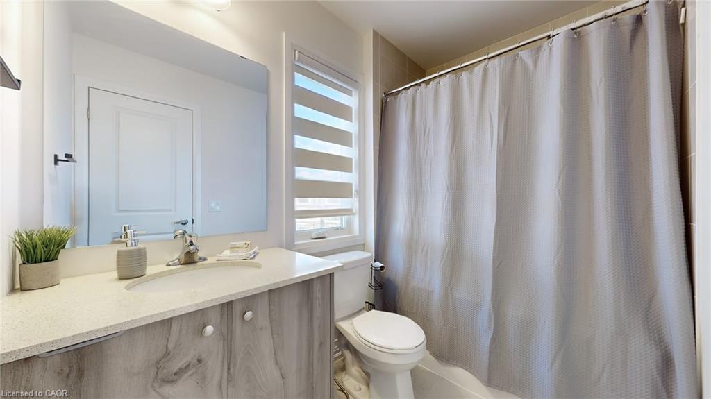 469 Provident Way, Mount Hope, ON - Indoor Photo Showing Bathroom