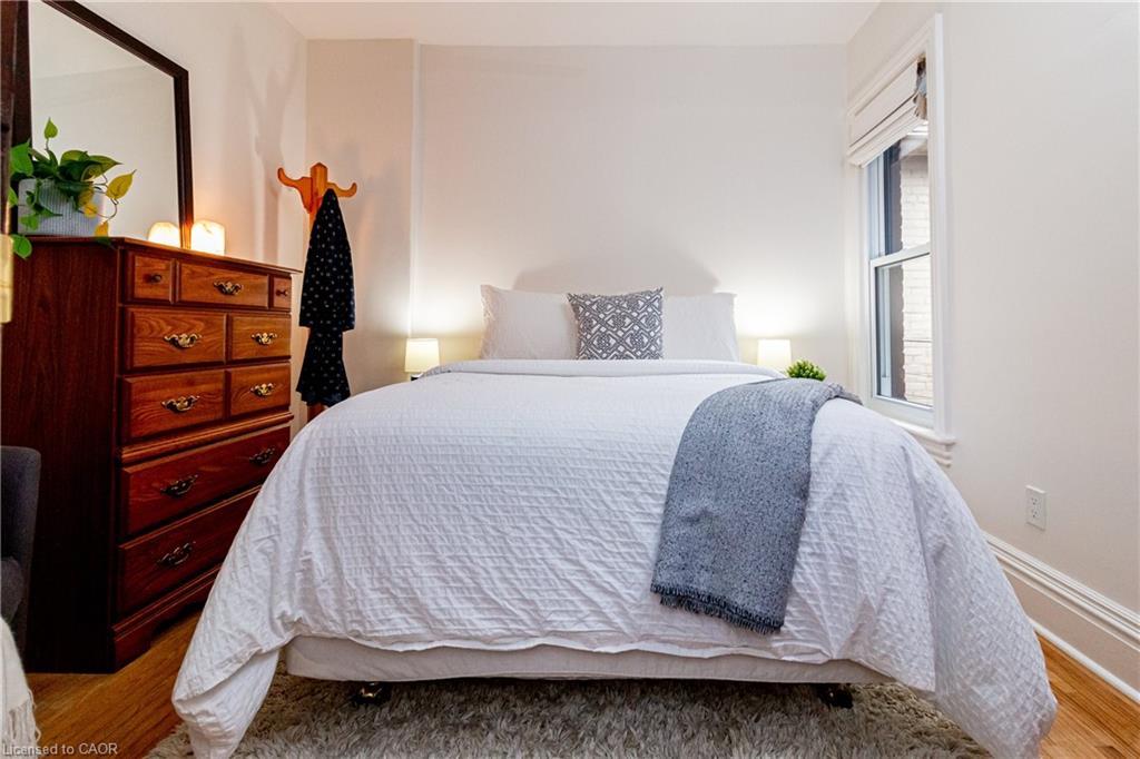 27 Steven Street, Hamilton, ON - Indoor Photo Showing Bedroom
