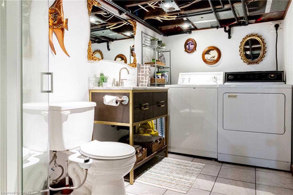 27 Steven Street, Hamilton, ON - Indoor Photo Showing Laundry Room