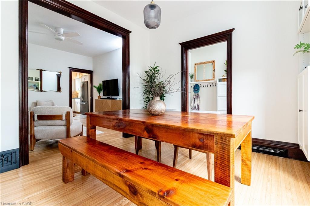27 Steven Street, Hamilton, ON - Indoor Photo Showing Dining Room
