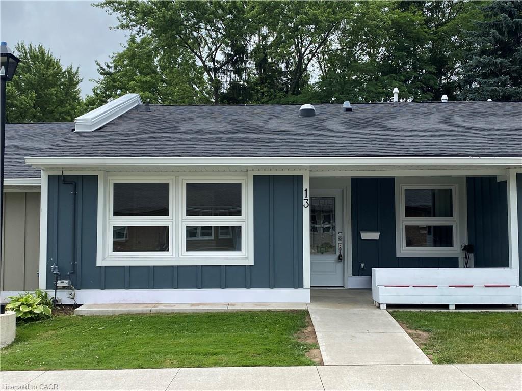 13 Szollosy Circle, Hamilton, ON - Outdoor