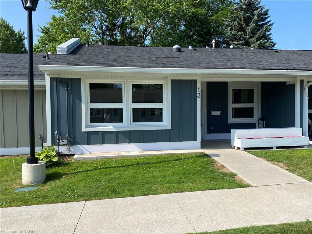 13 Szollosy Circle, Hamilton, ON - Outdoor