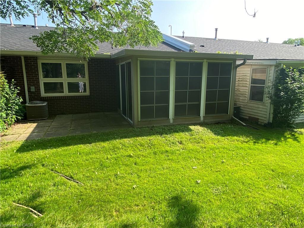 13 Szollosy Circle, Hamilton, ON - Outdoor