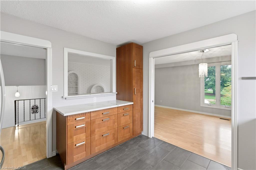 111 Britten Close, Hamilton, ON - Indoor