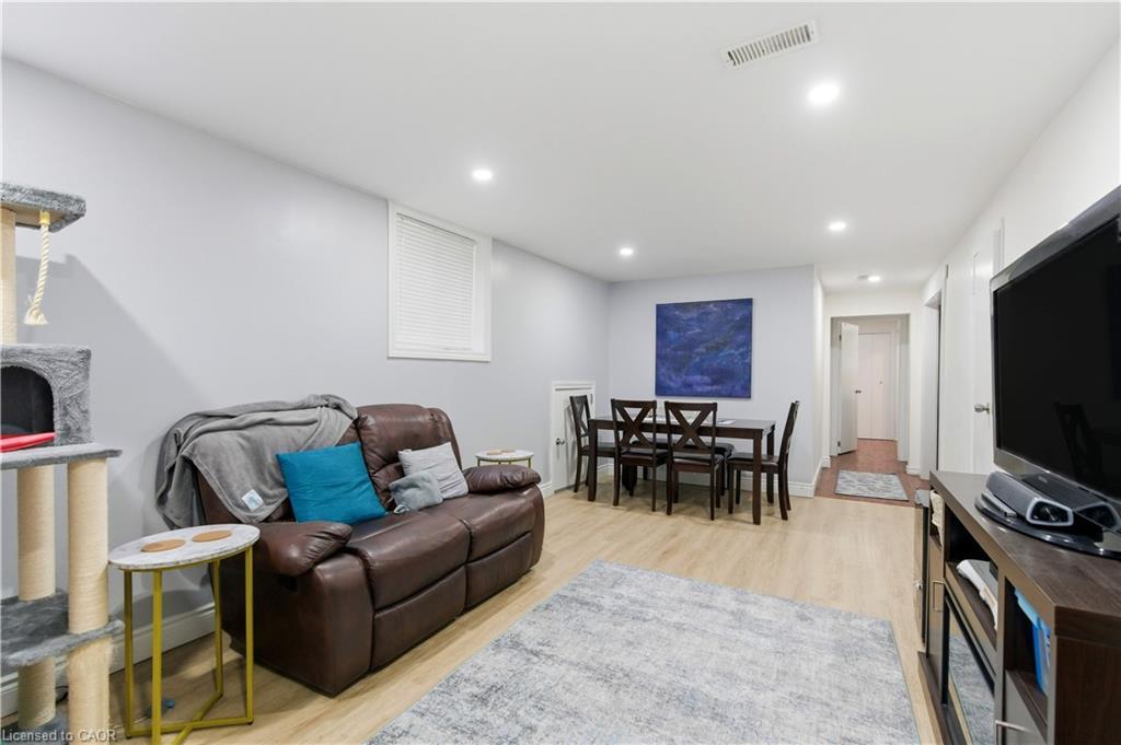 111 Britten Close, Hamilton, ON - Indoor