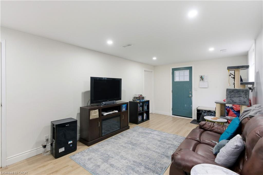 111 Britten Close, Hamilton, ON - Indoor