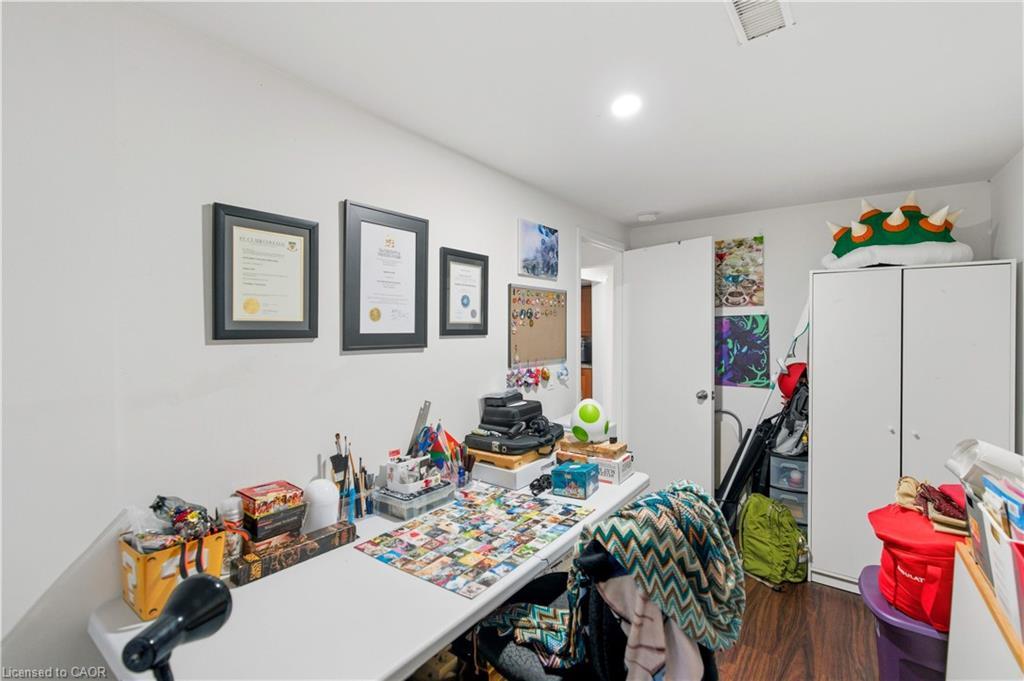 111 Britten Close, Hamilton, ON - Indoor