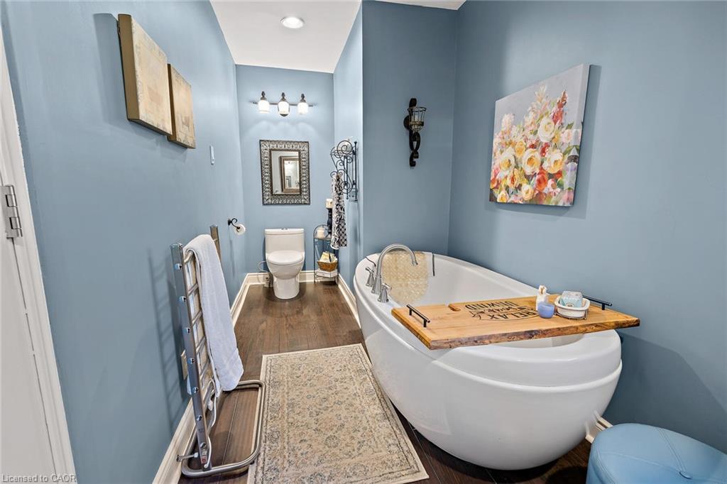 11646 Dublin Line, Halton Hills, ON - Indoor Photo Showing Bathroom